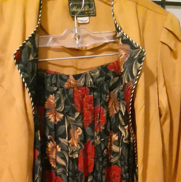 Vintage 80's 2 Piece Floral Skirt and Goldenrod with Trim Blazer Suit Set - 10 - Picture 7 of 11